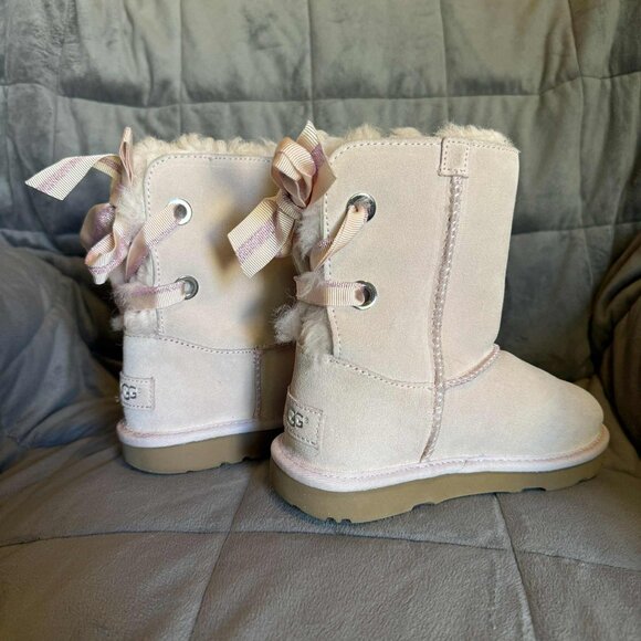 UGG Bailey Bow II Boots Pink Dawn Suede Sheepskin – Girls Size 3 Gift Giving - Picture 1 of 7